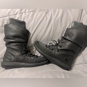 NIKE Rosche Two Flyknit Boot - Women’s 6.5 *Gently Worn*